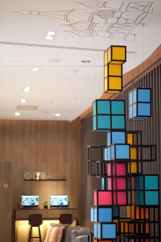 Icasa Hotel - By Cosmos Creation Taichung Esterno foto