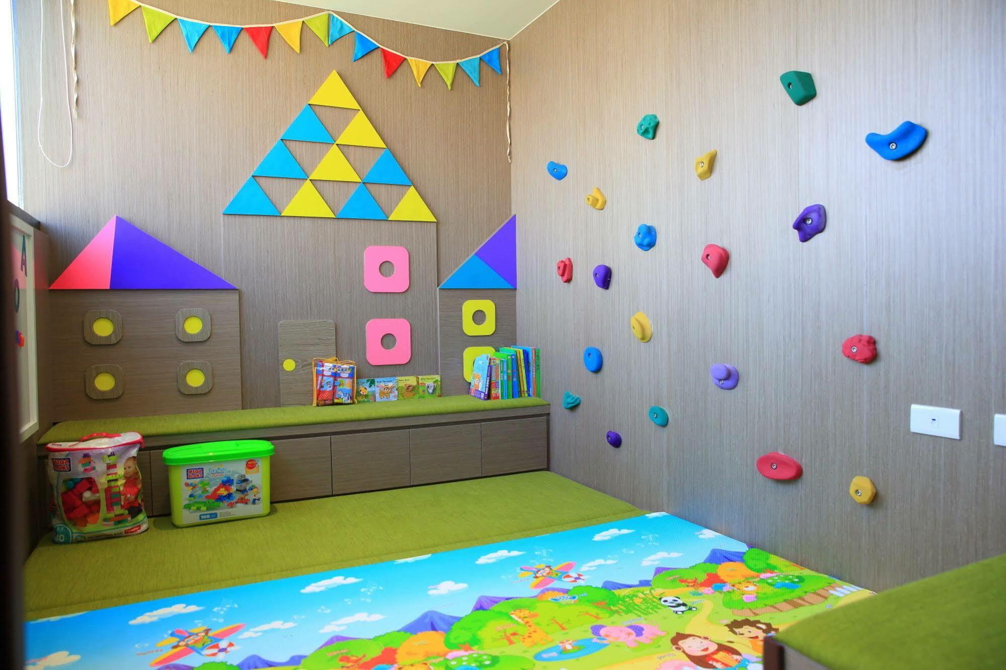 Icasa Hotel - By Cosmos Creation Taichung Esterno foto